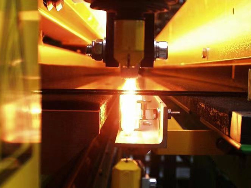 Safety distance for glass heating